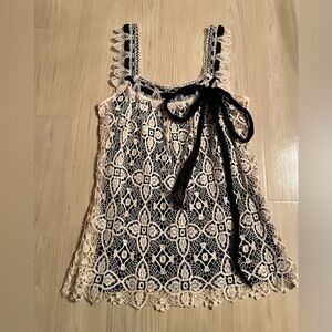 Karen Kane NWT Black and White Crochet Blouse with Bow Size S🖤